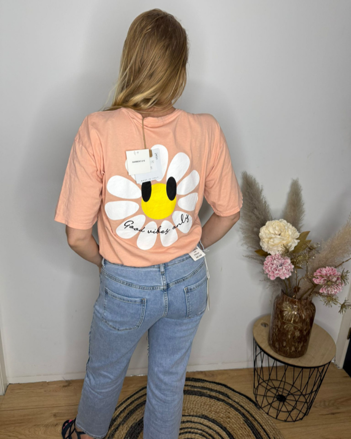De “Peachy Daisy” T-Shirt